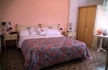 פוזולי Hotel San Giuseppe מראה חיצוני תמונה