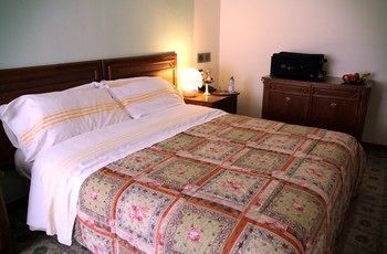 פוזולי Hotel San Giuseppe מראה חיצוני תמונה