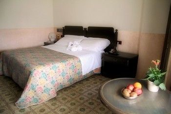 פוזולי Hotel San Giuseppe מראה חיצוני תמונה